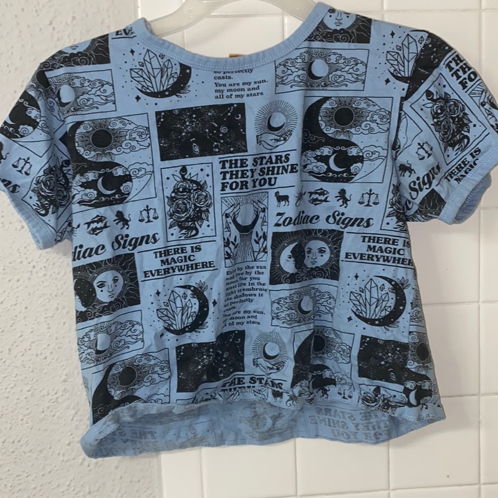 Shirt newspaper printed blue coloring
